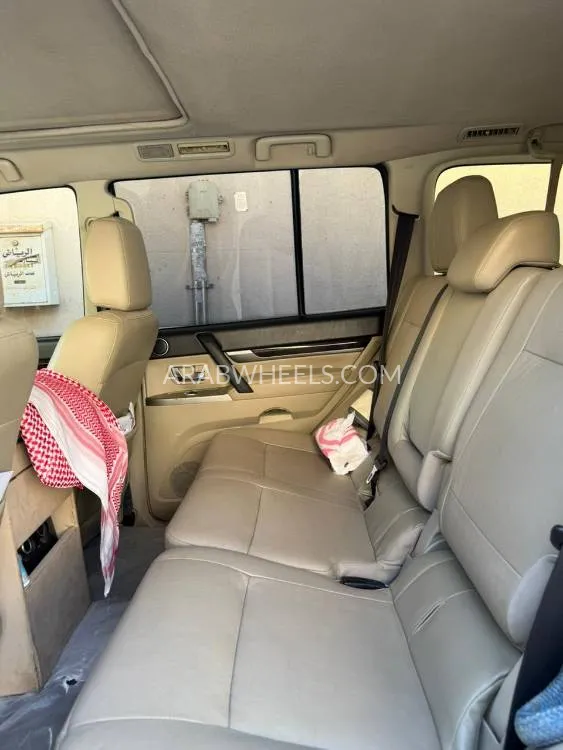 ميتسوبيشي باجيرو 2017 for Sale in الرياض Image-8