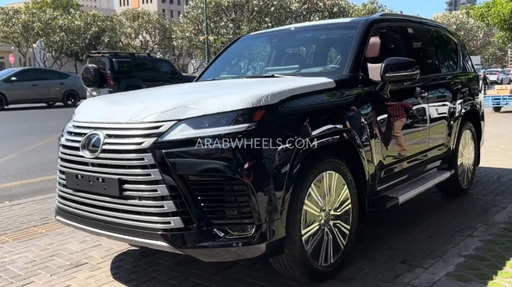 لكزس LX 2023 for Sale in الرياض Image-1