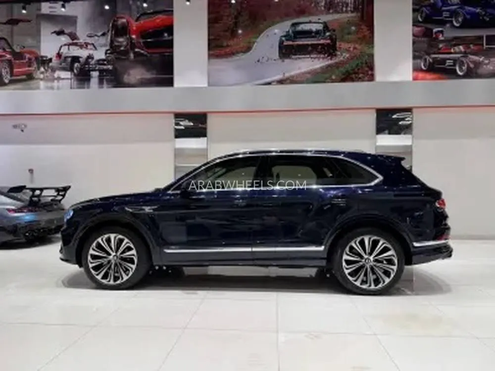 بنتلي بنتايجا 2023 for Sale in الرياض Image-3