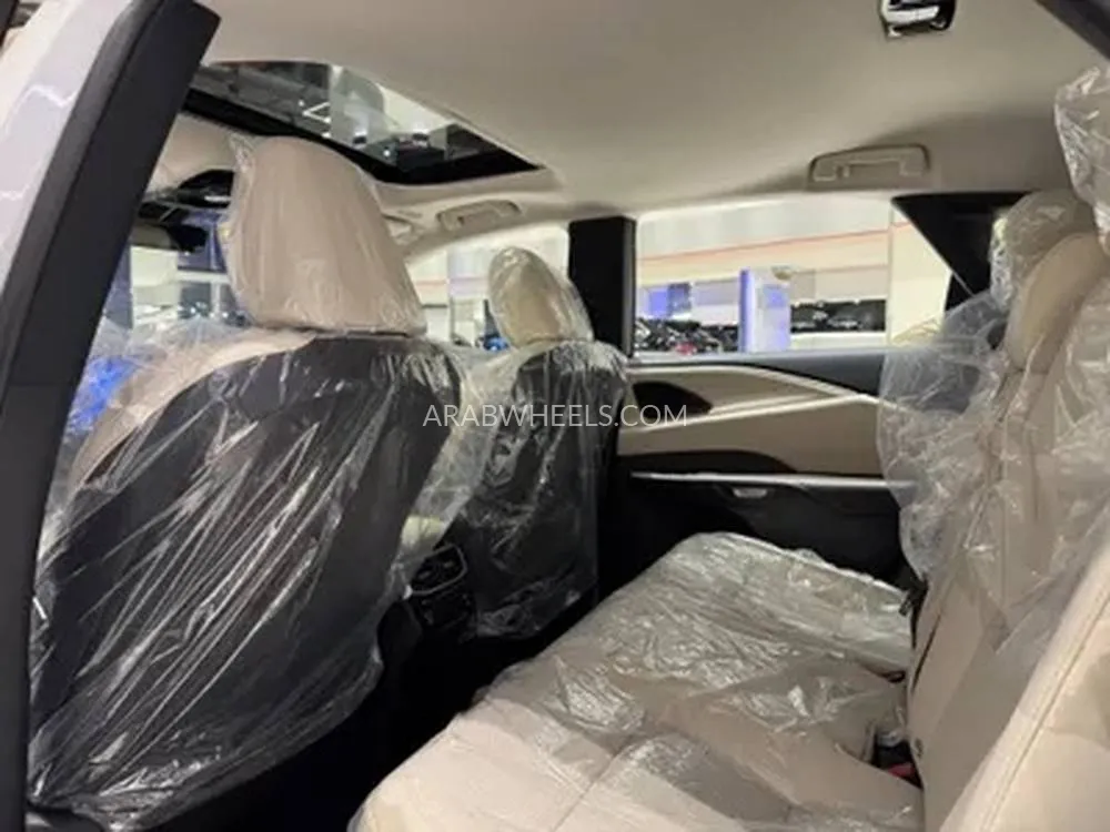 لكزس RX 2025 for Sale in الرياض Image-9