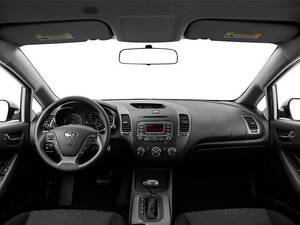 كيا سيراتو الداخلية 