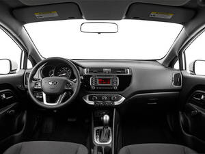 كيا ريو الداخلية 