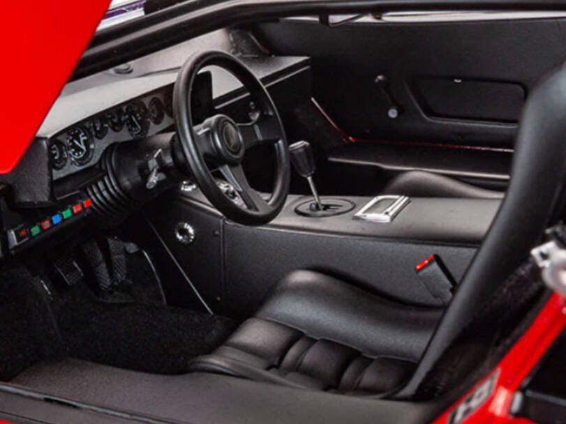 لامبورغيني كونتاش Interior 