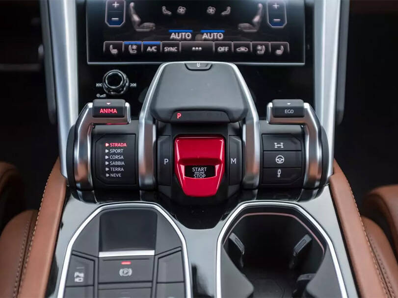 لامبورغيني أوروس 2025 Interior 