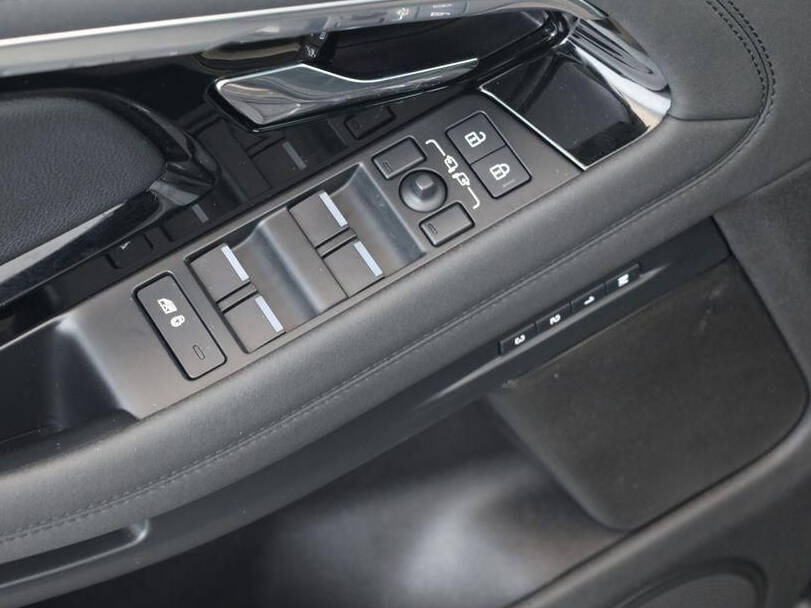 Land Rover Range Rover Evoque 2025 Interior 