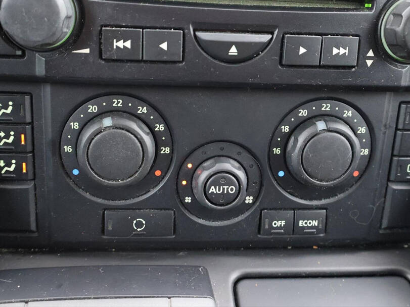Land Rover Range Rover Sport 1st (L320) Generation Interior 