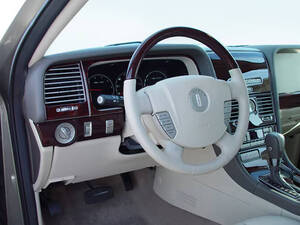 لينكون أفياتور الداخلية 