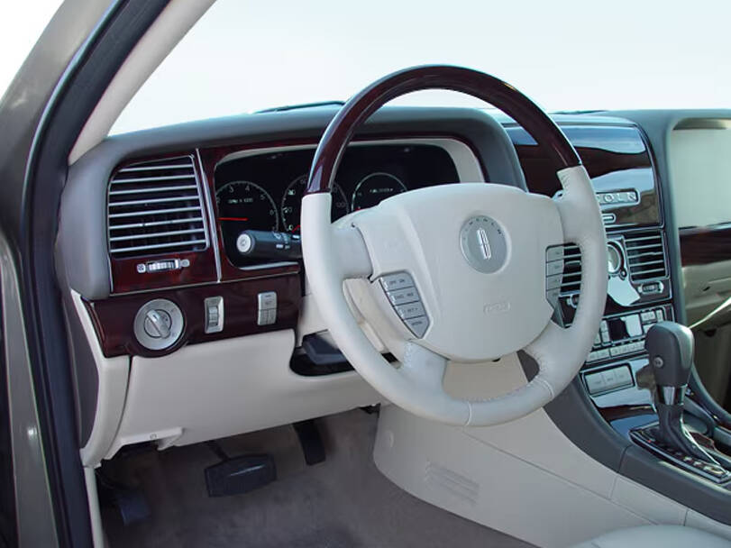 Lincoln Aviator 1st (UN152) Generation Interior 