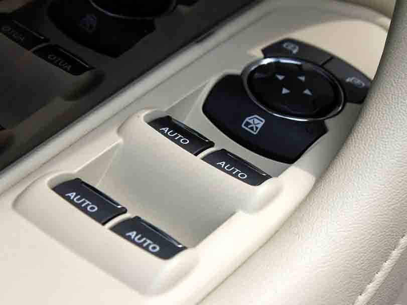 لينكون MKS Interior 