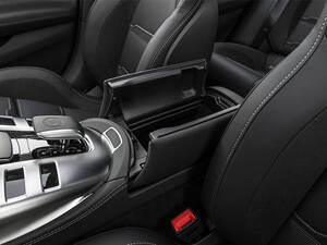 مرسيديس بنز إيه إم جي جي تي الداخلية 