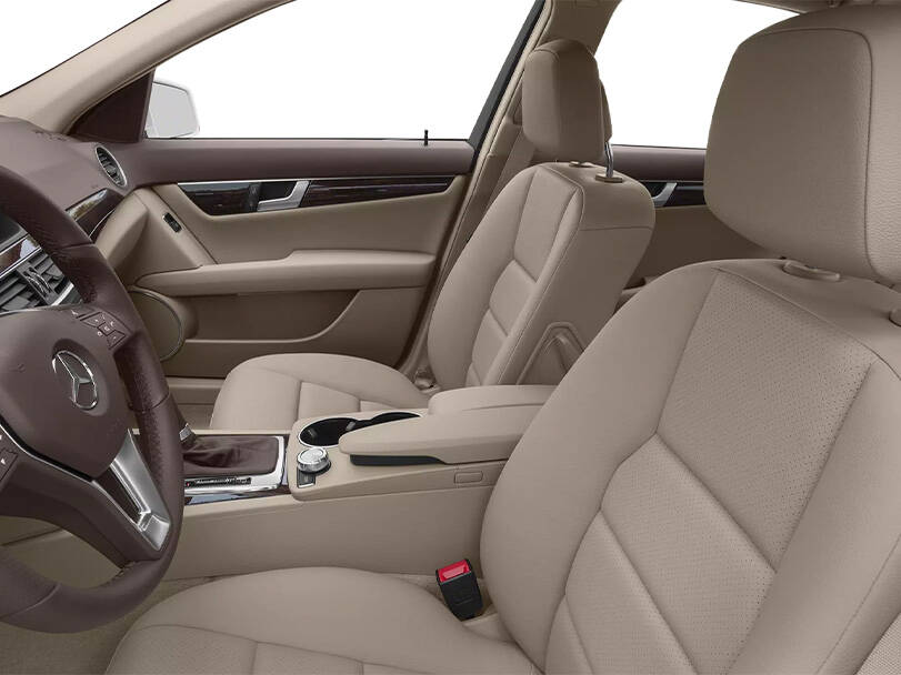مرسيدس بنز سي كلاس Interior 
