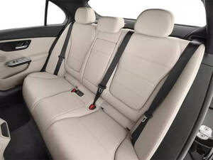 مرسيديس بنز C كلاس الداخلية 