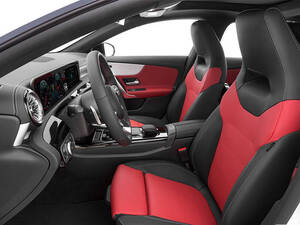 مرسيديس بنز سي إل إيه الداخلية 