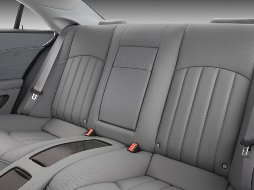 مرسيديس بنز سي إل إس كلاس الجيل الأول (C219) Interior 