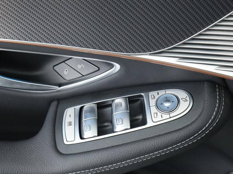 Mercedes Benz EQC Interior 