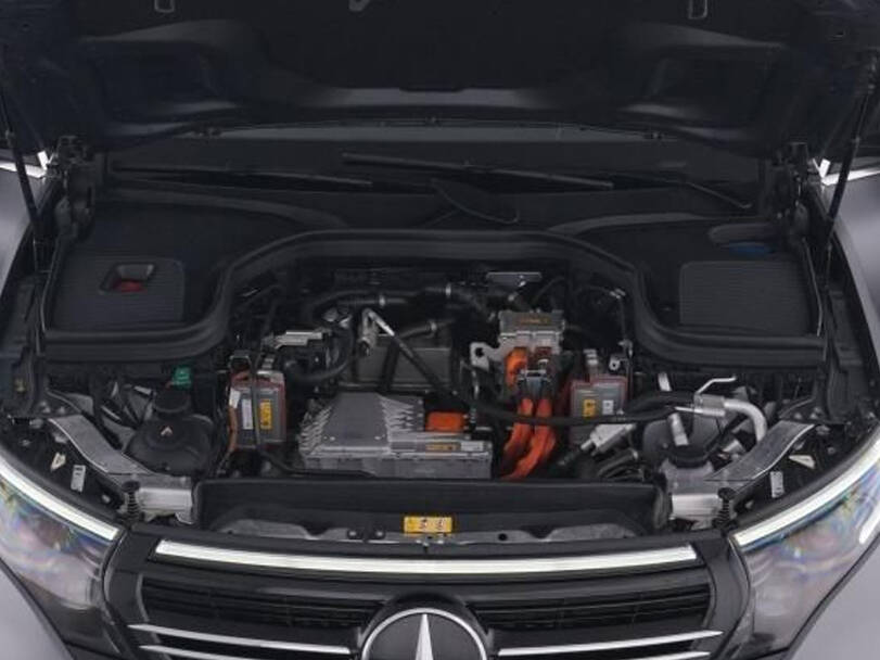 Mercedes Benz EQC Exterior 
