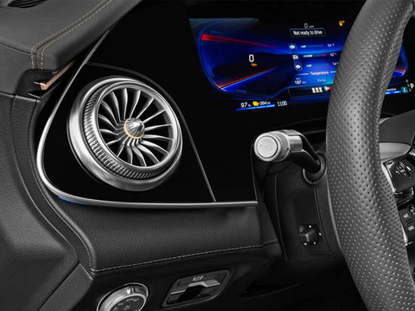 مرسيديس بنز إي كيو إس 2025 Interior 