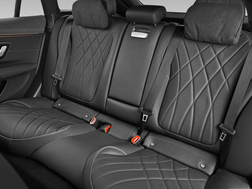 مرسيديس بنز إي كيو إس 2025 Interior 