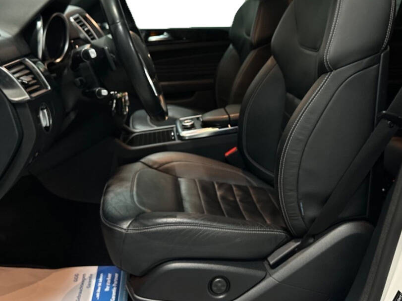 مرسيدس بنز جي إل إي كلاس Interior 