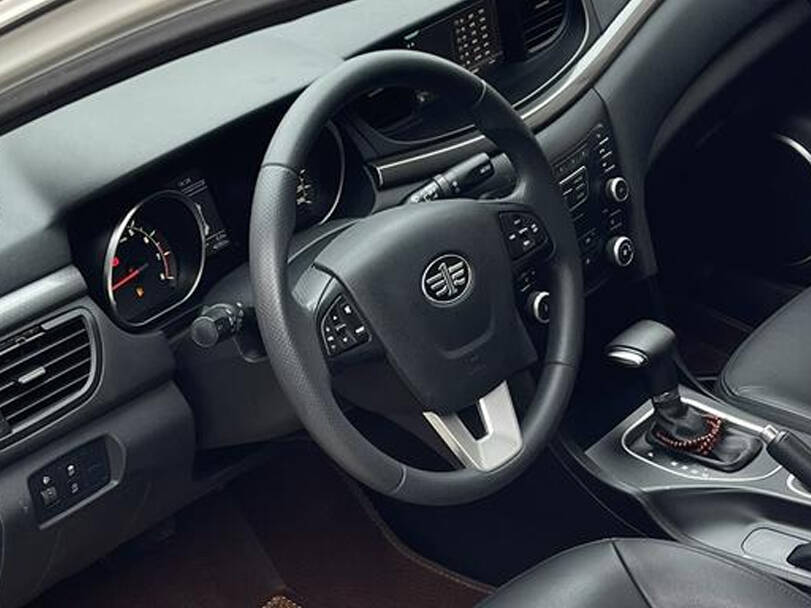 Bestune B50 Interior 