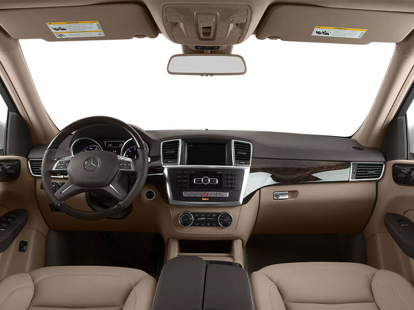 مرسيدس بنز إم كلاس Interior 