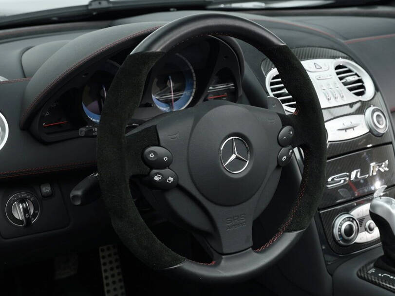 مرسيدس بنز إس إل آر Interior 