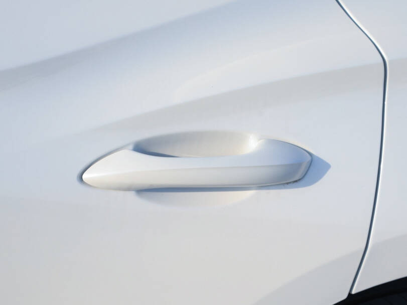 إم جي 7 الجيل الأول الخارجية 