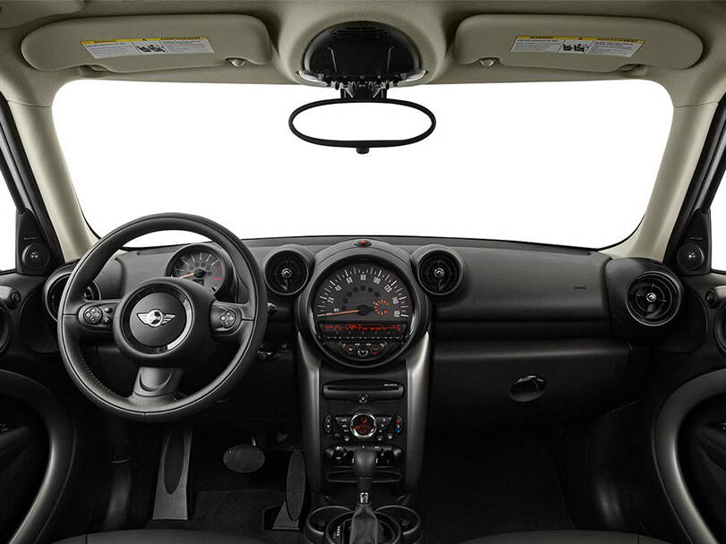 ميني كانتري مان Interior 