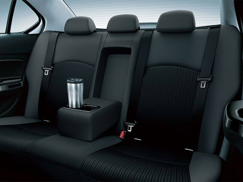 ميتسوبيشي أتراج Interior 