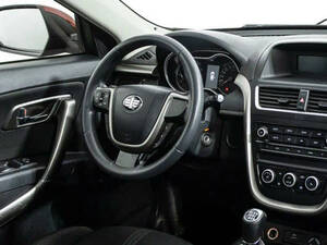 بيستون إكس ٨٠ الداخلية 