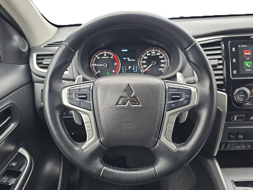 ميتسوبيشي إل ٢٠٠ Interior 