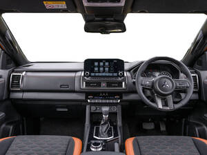 Mitsubishi L200 Interior 