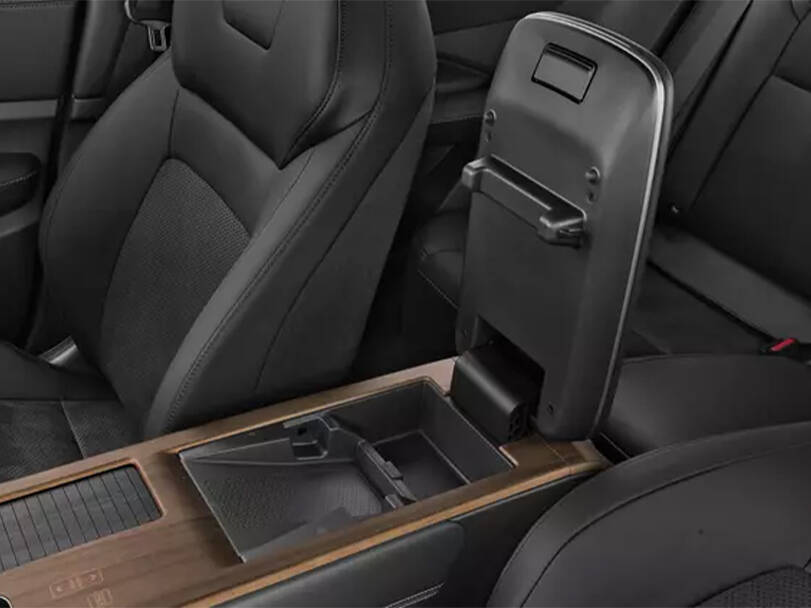 نيسان آريا 2025 Interior 