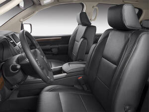 نيسان أرمادا الداخلية 