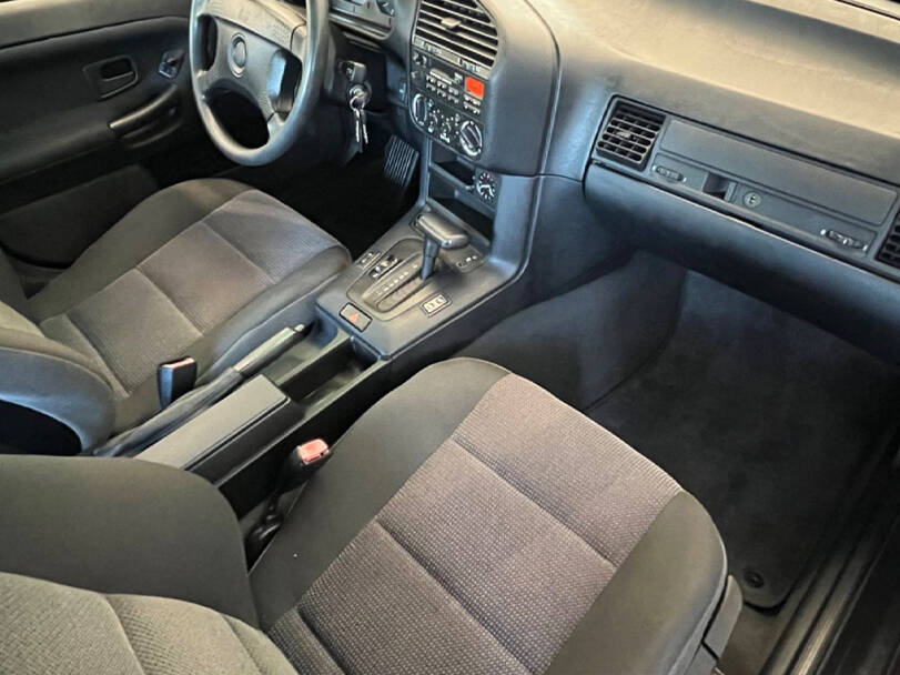 BMW 3 Series 3rd (E36) Generation Interior 