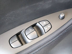 نيسان ليف الداخلية 