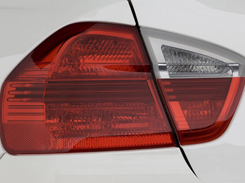 بي ام دبليو ٣ سيريز الجيل الخامس (E90) Exterior 
