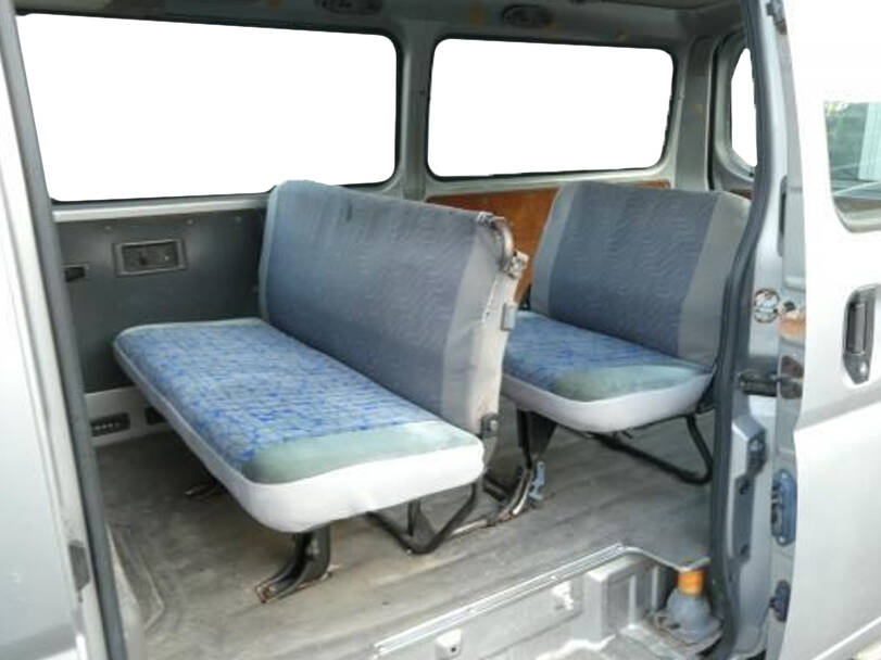 نيسان أورفان Interior 