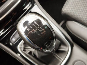 أوبل أسترا الداخلية 