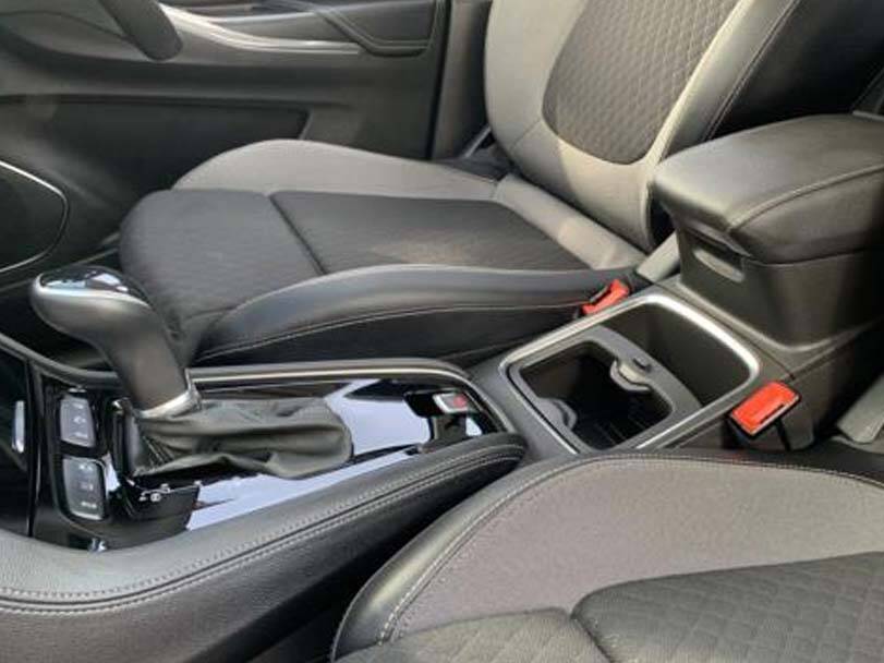 أوبل جراندلاند إكس Interior 