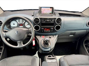 بيجو بارتنر الداخلية 