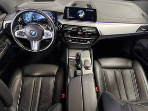 بي ام دبليو الفئة السادسة الداخلية 