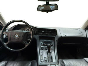 بي ام دبليو الفئة الثامنة الداخلية 