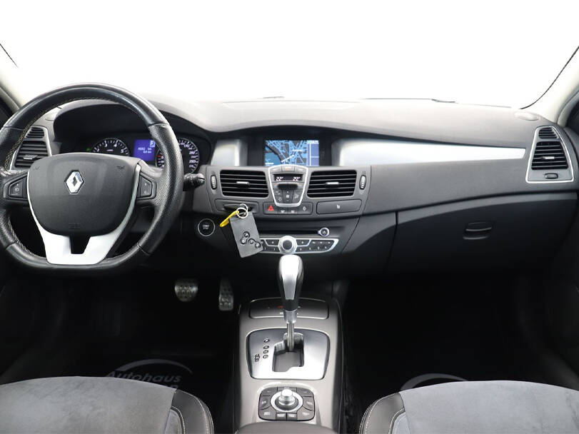 رينو لاجونا Interior 