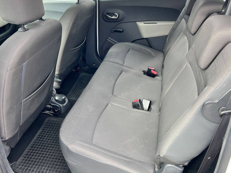 رينو لوجي Interior 