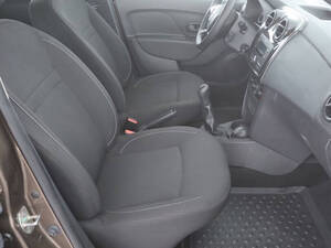 رينو لوجان الداخلية 