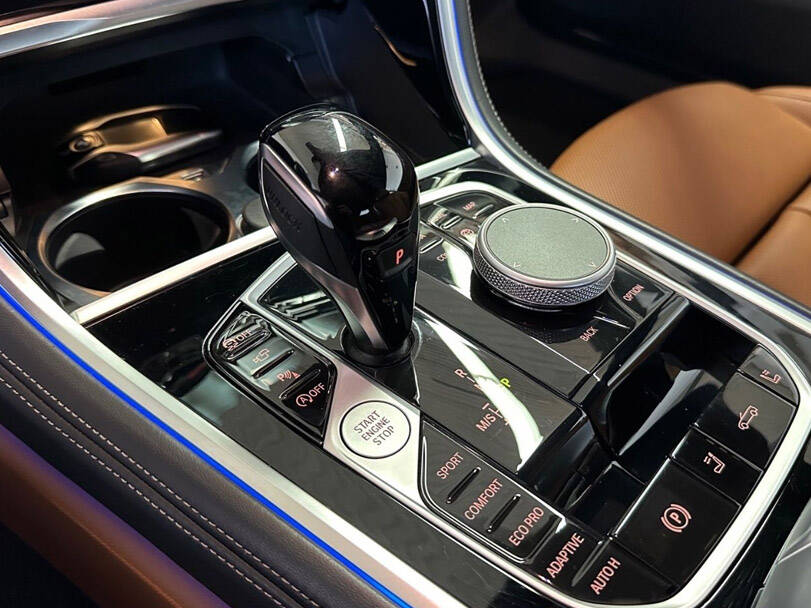 بي ام دبليو ٨ سيريز 2025 Interior 