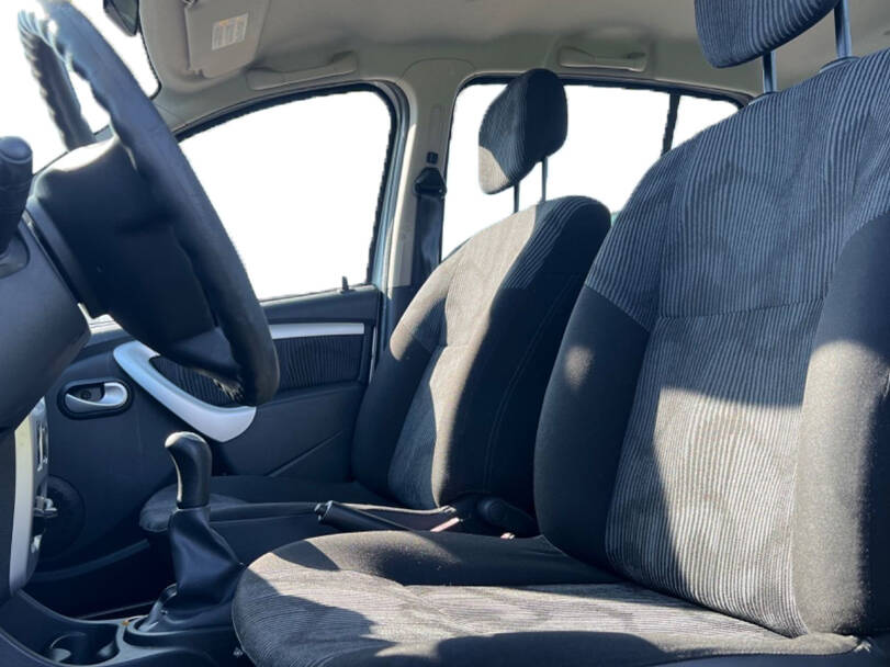 رينو سانديرو ستيب واي الجيل الأول Interior 
