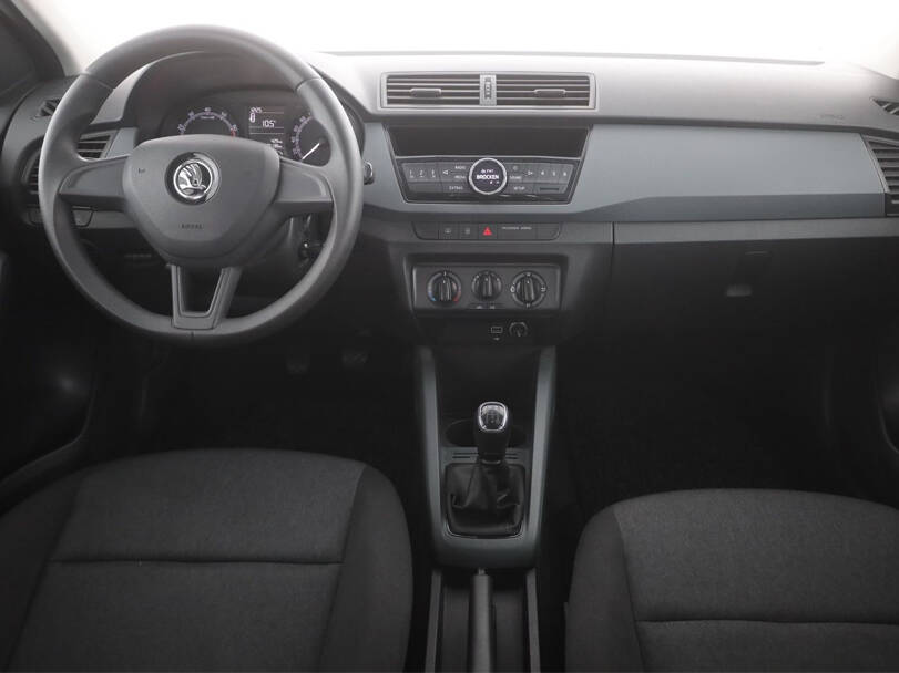 شكودا فابيا الجيل الأول (نيوجيرسي) Interior 