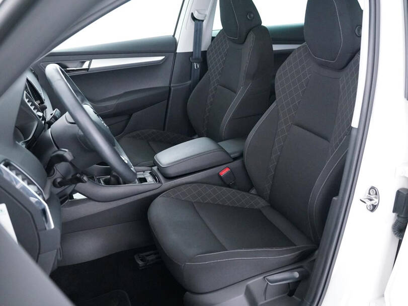 شكودا كاروك 2025 Interior 